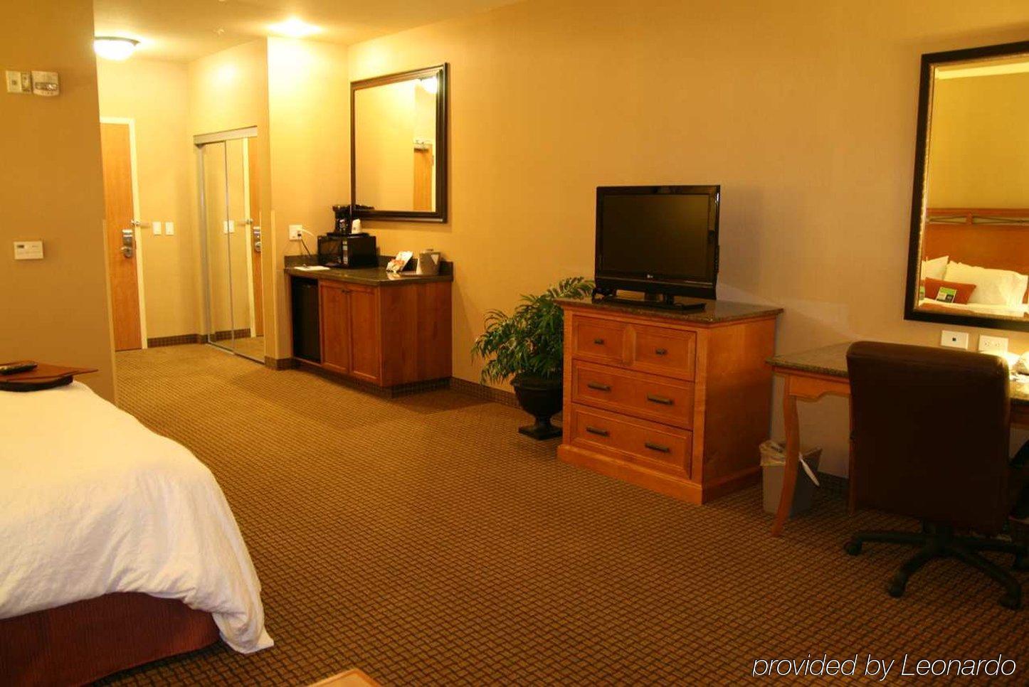 Hampton Inn And Suites Coeur D'Alene Room photo